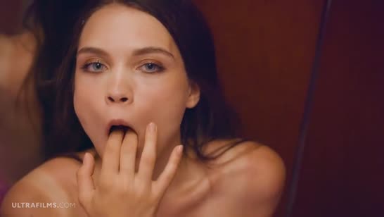 Застряла в лифте и решила не тратить время зря #5